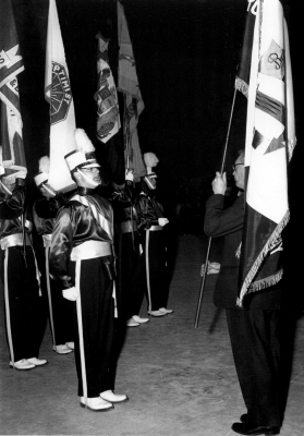 Bob Cook receiving the St Lawrence Seaway Flag at Don Mills Plaza in Toronto (Don Mills, ON, May 16, 1959)
Photo submitted by Phil Hennings
Keywords: 1959