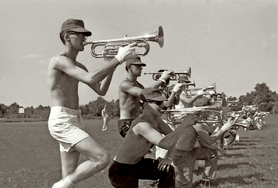 Toronto Optimists rehearsing (Falconer, 1960)
Photo by Don Daber
Keywords: 1960