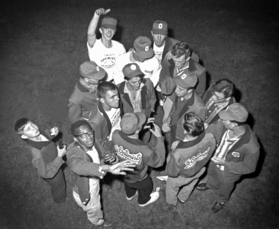 In no order: Doug MacKenzie, Ed Nanni, Hector Roberts, Dennis DeCarli, Len Perrin, Glen Durish, Harry Clark, Al Miller, Joe Gianna, Bob Cheevers, Warren Berger, Toronto Optimists (Falconer, 1960)
Photo by Don Daber)
Keywords: 1960