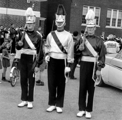 Ivor Bramley, Mike Layton (Guard Captain) and Len Perrin, Toronto Optimists (Kitchener, 1960)
Photo by Don Daber
Keywords: 1960
