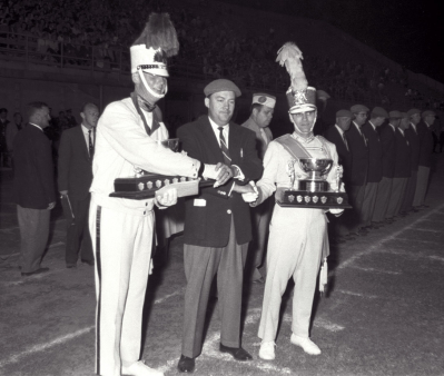 Optimists and Royalaires DMs with Nationals Trophies (Hamilton, 1960)
Photo by Don Daber
Keywords: 1960