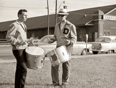 Ed Jacko and Paul Mosley, De La Salle rehearsing (Toronto Lakeshore, 1960)
Photo by Don Daber
Keywords: 1960
