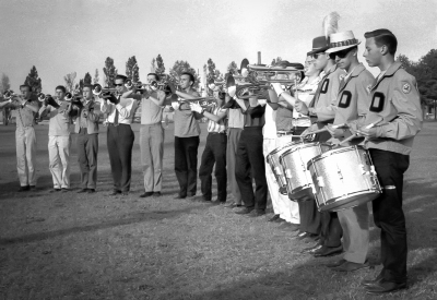 De La Salle rehearsing (Toronto Lakeshore, 1960)
Photo by Don Daber
Keywords: 1960