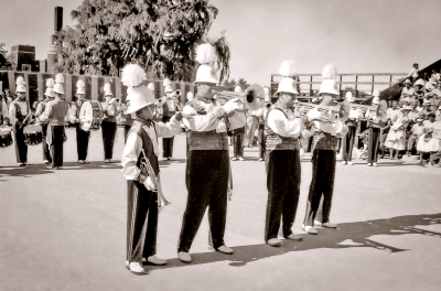 Dennis Roberts (soprano) with Rick Robida, Larry Galasso and Jack McMullen (G-Basses), Grantham Police Boys Band (1960)
Photo by Don Daber
Keywords: 1960 1961