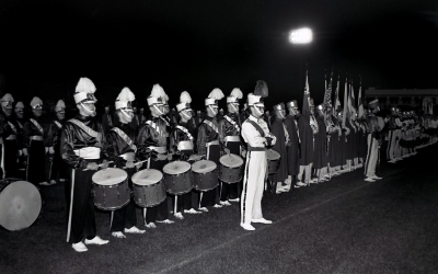 Opti & Del waiting for the scores (CNE, Toronto, 1961)
Photo by Don Daber
Keywords: 1961