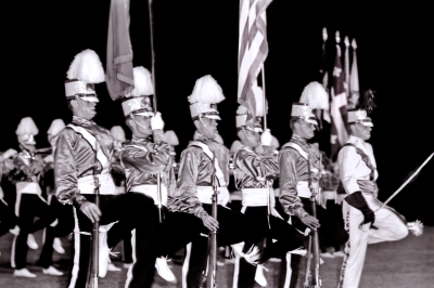 L-R: Bill McNabb, John Thomas, Al Miller, Mike Powers, Andy Henderson and Ivor Bramley (Guard Captain) (note the bayonets on the rifles), Toronto Optimists (Rome, 1962)
Photo by Don Daber
Keywords: 1962