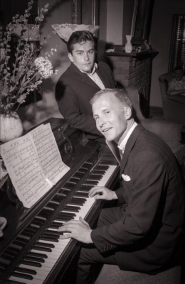 Jim McConkey (Optimists' Drum Major) & Barry Bell (1962)
Photo by Don Daber
Keywords: 1962