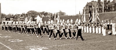 Toronto Optimists and Niagara Militaires (Metro Championship, Varsity Stadium, 1962)
Photo by Don Daber
Keywords: 1962