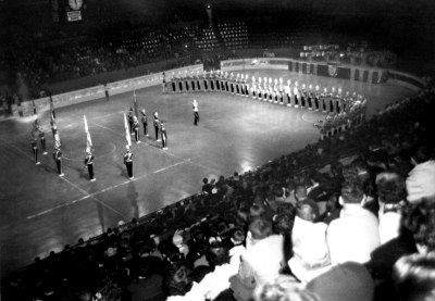 Toronto Optimists at an indoor show (Kitchener, 1963)
Photo by Don Daber
Keywords: 1963