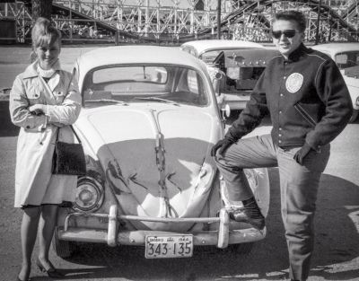 Andy Henderson with "A funny thing happened on the way to practice" (CNE, 1964)
Photo by Don Daber
Keywords: 1964
