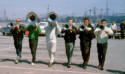 Commanders rehearsing at the Ford plant in Oakville (1965)
Photo by Norm Kennedy
Keywords: 1965 1964