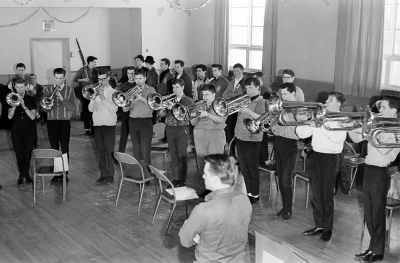 Toronto Optimists rehearsing (Indoor, 1964)
Photo by Don Daber
Keywords: 1964