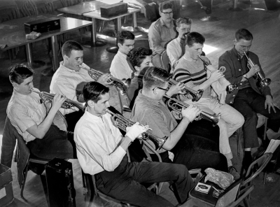 Toronto Optimists indoor practice (1964)
Photo by Don Daber
Keywords: 1964