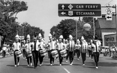 Toronto Optimists wearing summer parade tops (Menominee, MI, 1964)
Photo by Don Daber
Keywords: 1964