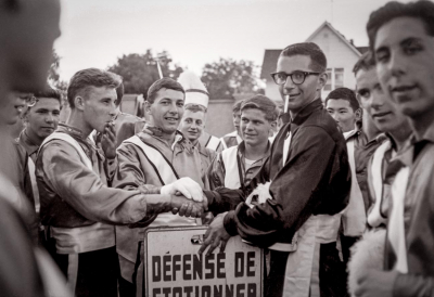 John Diamond & Bill Grigg present a French "no parking" sign to Al Brinker, Cavaliers DM (Menominee, MI, 1964)
Photo by Don Daber
Keywords: 1964