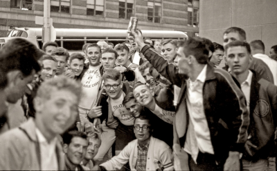 Some members of Cavaliers and Optimists (don't go by the jackets) (Great Circus Parade, Milwaukee, 1964)
Photo by Don Daber
Keywords: 1964