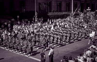 Racine Kilties (Great Circus Parade, Milwaukee, WI, 1964)
Photo by Don Daber
Keywords: 1964
