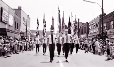 Toronto Optimists wearing summer parade tops (Sarnia, 1964)
Photo by Don Daber
Keywords: 1964