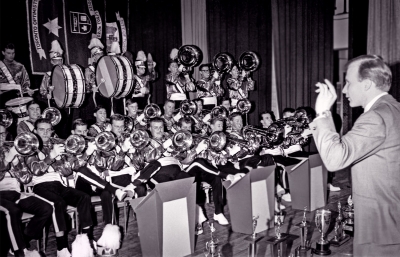 Barry Bell conducting Toronto Optimists (Optimists Indoor Show, 1965)
Photo by Don Daber
Keywords: 1965