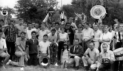 Toronto Optimists enjoying Kingston, NY (1966)
Photo by Don Daber

The woman in the centre of the photo invited the whole corps to her place for dinner!
Keywords: 1966