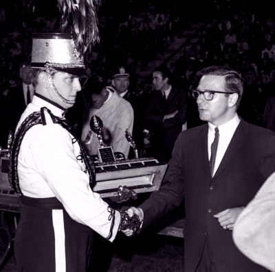 Andy Henderson receives trophy for Commanders (Nationals, Montreal, 1966)
Photo by Don Daber
Keywords: 1966