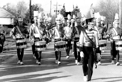 Mike Arsenault, drum major leads the Optimists (1971)
Photo by Don Daber
Keywords: 1971