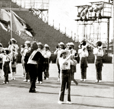 Soprano soloist is John Burgess,  Lancers  (1972)
From Green capsule Comments
Keywords: 1972