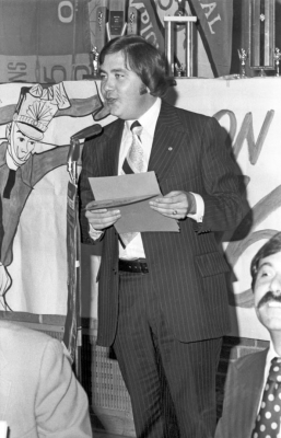 Doug MacKenzie (Awards Dinner, 1975)
Photo by Don Daber
Keywords: 1975