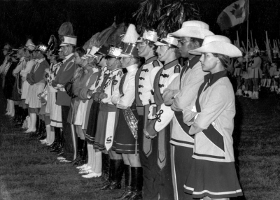 3rd & 4th from right are Optimists DMs, Mike Arsenault and Mike Williams: Drum Majors on retreat (Nationals, 1975)
Photo by Don Daber
Keywords: 1975