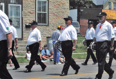 Optimists Alumni, Canada Day parade (Cambridge, 2004)
Photo submitted by Joe Lasko
Keywords: 2004