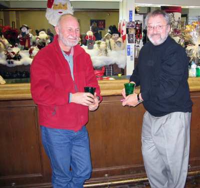Ray Roussel and Vern Johansson (Christmas party, 2005)
Keywords: 2005