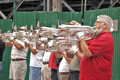 Optimists Alumni rehearsing (Waterloo, 2005)
Keywords: 2005