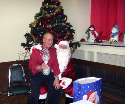 Lorne Ferrazzutti with Santa (2006)
Keywords: 2006