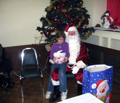 Christmas party (2006)
Photo submitted by Phil Hennings
Keywords: 2006
