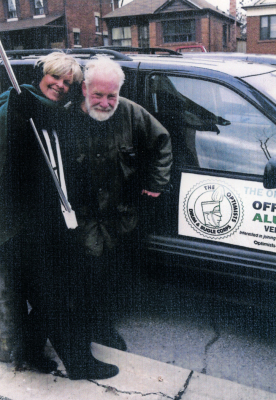Susan Roberts and Don Daber, Optimists Alumni (Etobicoke Lakeshore Santa Claus Parade, 2006)
Photo by Eric McConachie
Keywords: 2006