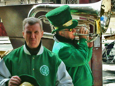 Mel Dey responding to Ted Wilson's bad note (St Pat's Parade, 2006)
Photo by Frans Rood
Keywords: 2006