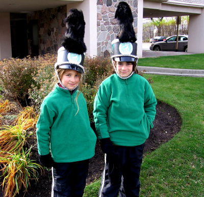 Robyn & Douglas Buttigieg (Santa Claus Parade, Weston, 2006)
Photo submitted by Phil Hennings
Keywords: 2006