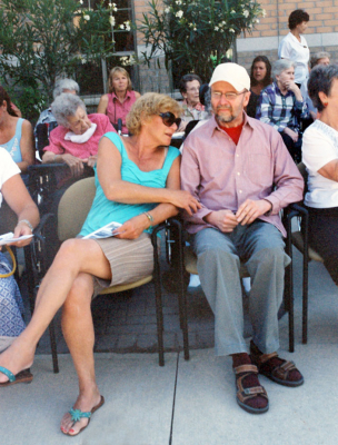 Wayne Dean and his wife, Mary Ann (Cawthra Gardens, 2008)
Photo by Eric McConachie
Keywords: 2008