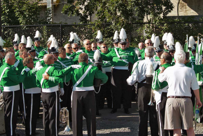 Optimists Alumni, singing the corps song (Rochester, 2008)
Photo by Frans Rood
Keywords: 2008