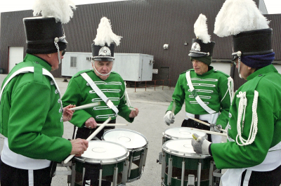 Warming up before the Milton parade (2008)
Photo by Eric McConachie
Keywords: 2008