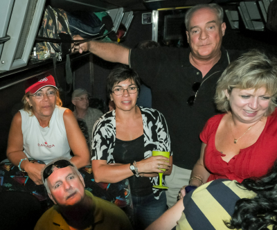 Carol Munro, Debbie Bruce, Mike Lang, John Giblin and Glenda Tokiwa (on the way to Michigan City, 2010)
Photo by David Johns
Keywords: 2010