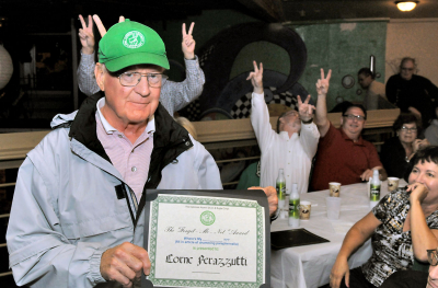 Lorne Ferrazzutti with his award (Rochester, 2010)
Photo by David Johns
Keywords: 2010