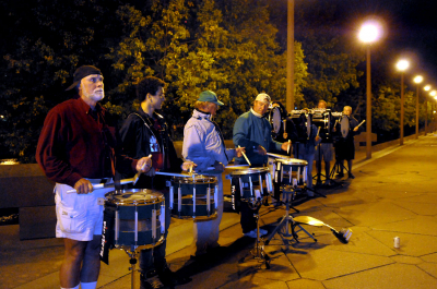 Optimists Alumni rehearsing outside the hotel (Rochester, 2010)
Photo by David Johns
Keywords: 2010