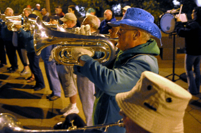 Rehearsing outside the hotel (Rochester, 2010)
Photo by David Johns
Keywords: 2010