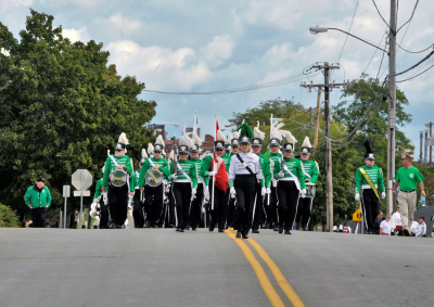 Optimists Alumni marching to the show (Rochester, 2010)
Photo by David Johns
Keywords: 2010