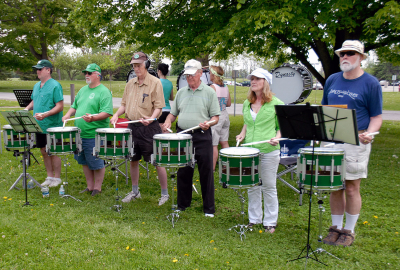 Optimists Alumni rehearsing (Seneca College, 2010)
Photo by Eric McConachie
Keywords: 2010