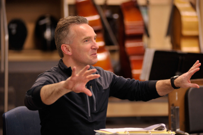 Jamie Oatt conducting at St Mike's (2010)
Photo by David Johns
Keywords: 2010