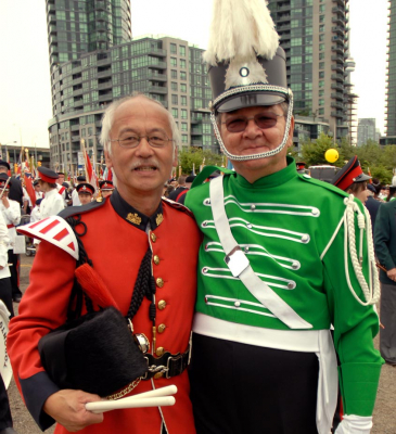 L-R: Kenny Lumb and Ron Chong (Warriors Day, 2010)
Photo by Eric McConachie
Keywords: 2010