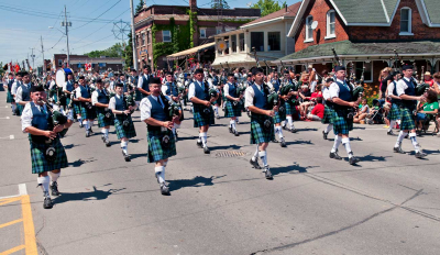 Paris / Port Dover Pipe Band (Port Dover, 2011)
Photo by David Johns
Keywords: 2011