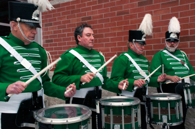 Optimists Alumni drummers (Uxbridge Santa parade, 2011)
Photo by Eric McConachie
Keywords: 2011